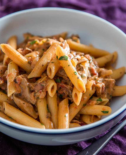 Penne Boscaiola (Woodsman-Style Pasta With Mushrooms and Bacon) Recipe