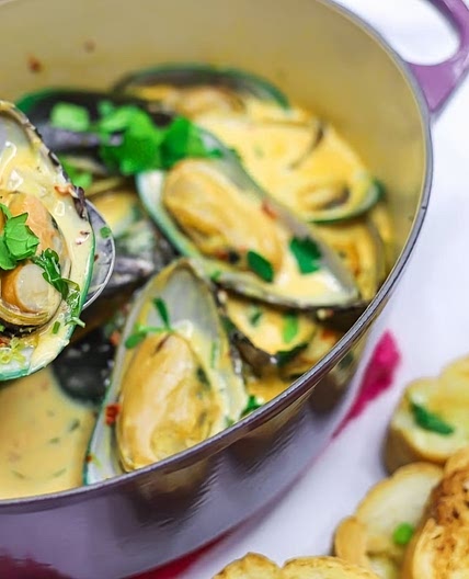 Mussels in Garlic Butter Sauce Recipe