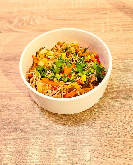 Nouilles au porc bulgogi et légumes sautés