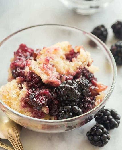 Crockpot Blackberry Cobbler