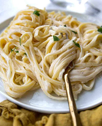 No Fail Gluten-Free Alfredo Sauce (10 mins!)