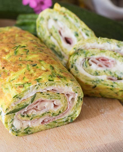 ROTOLO DI FRITTATA AL FORNO CON ZUCCHINE - Ripiena di prosciutto e formaggio