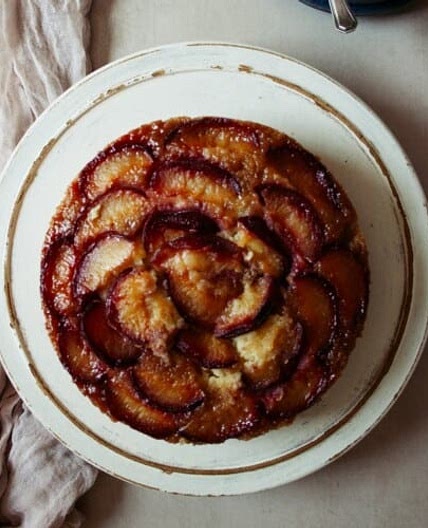 Upside down cake with plum