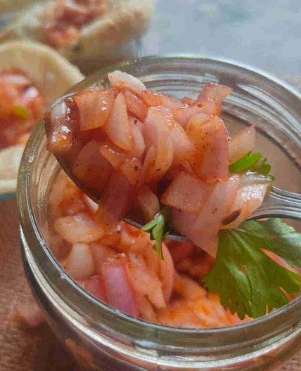 Easy Indian Onion Chutney Recipe (No-Cook Dip For Poppadoms)