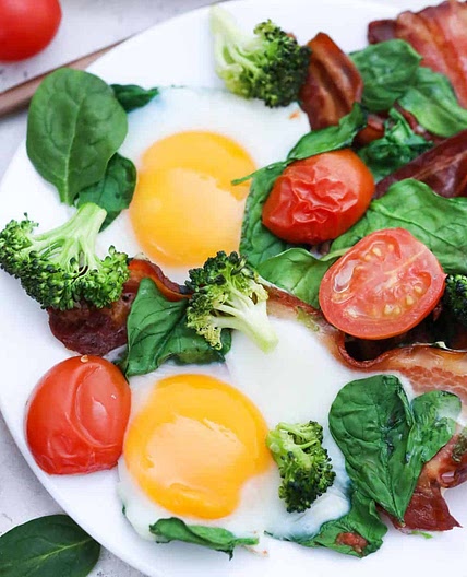 Sheet Pan Eggs with Bacon and Vegetables