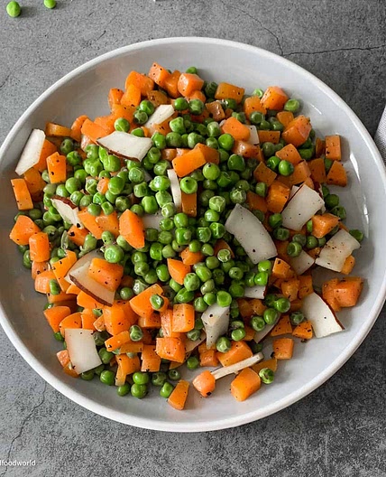 Buttery Frozen Peas And Carrots Recipe in 15 minutes!