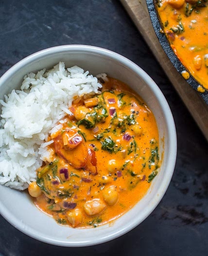 Roasted Red Pepper, Chickpea, and Spinach Curry