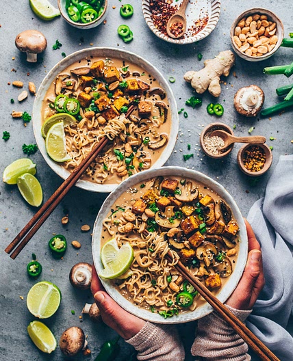 Thai Erdnuss Nudelsuppe