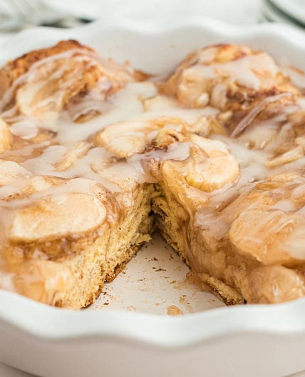 Cinnamon Roll Apple Bake