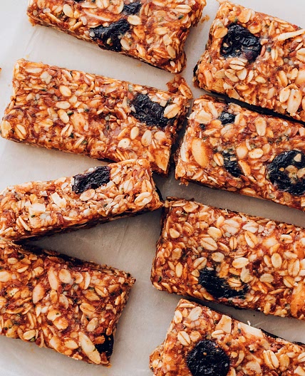 Cherry Almond Granola Bars