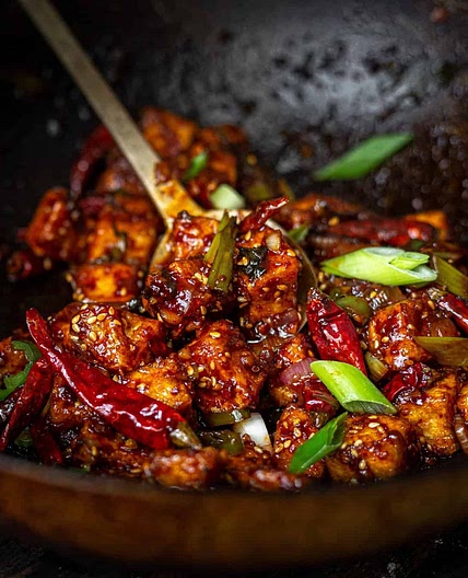 Spicy & Crunchy Garlic Tofu (Kkanpoong Tofu)