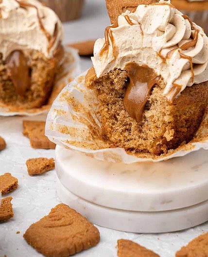 Biscoff Cupcakes with Biscoff Buttercream (VIDEO)