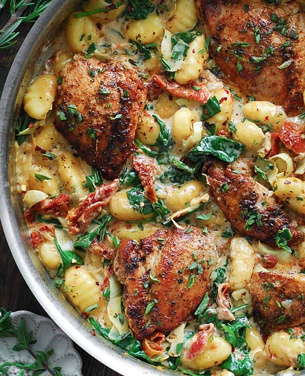 Creamy Tuscan Chicken and Gnocchi (30 Minutes, ONE-PAN)