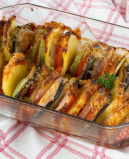 Teglia di verdure al forno gratinate e filanti