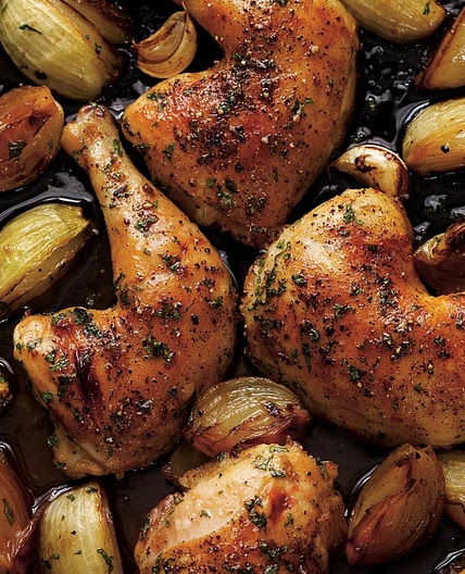 Cuisses de poulet rôties à l'oignon