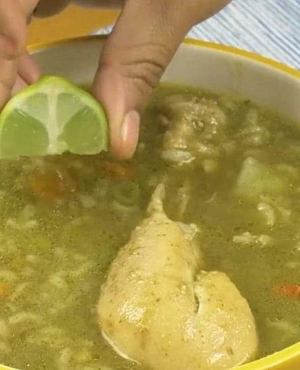Cómo preparar aguadito de pollo (SOPA) [VIDEO]