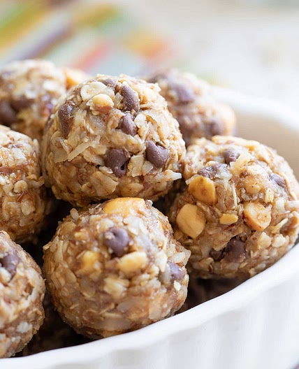 Peanut Butter Energy Balls (aka Quick and Healthy Snack Bites)