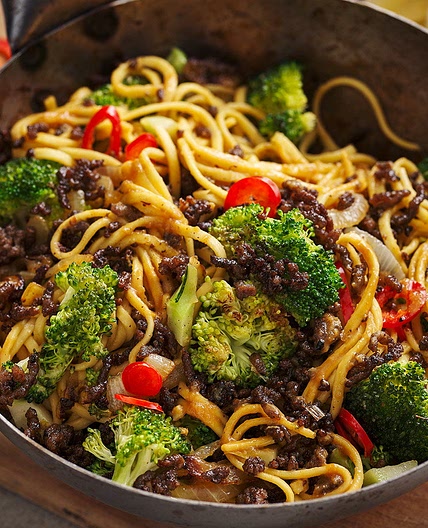 Crispy beef and broccoli stir-fry