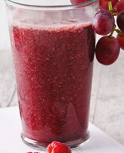 Trauben-Himbeer-Smoothie mit Radicchio