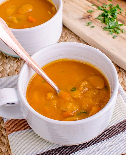 Carrot and Butter Bean Soup | Slimming Eats