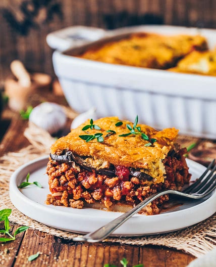 Vegane Moussaka mit Cashew-Béchamel