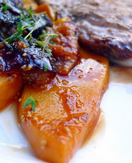 Lomo de cerdo con melocotones e higos