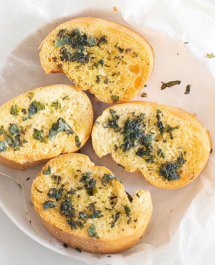 Air Fryer Garlic Bread