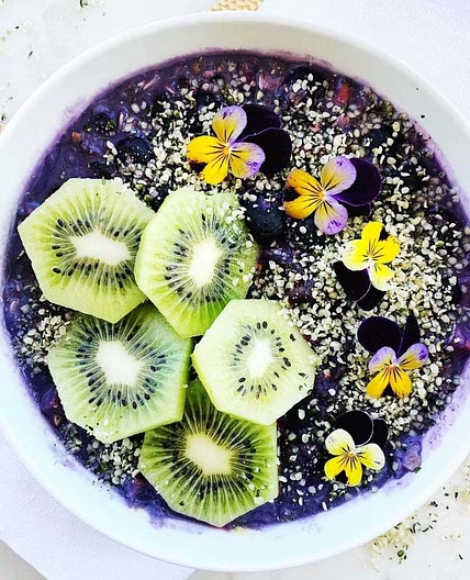 Easy Blueberry Smoothie Bowl