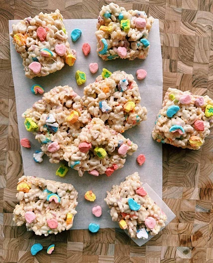 Lucky Charms Rice Krispies Bar