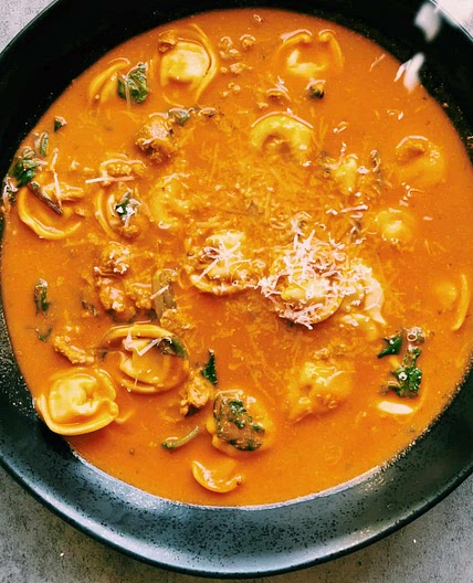 The BEST Tortellini Soup
