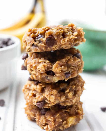 4-Ingredient Peanut Butter Banana Oatmeal Cookies