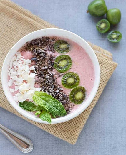Strawberry Banana Smoothie Bowl