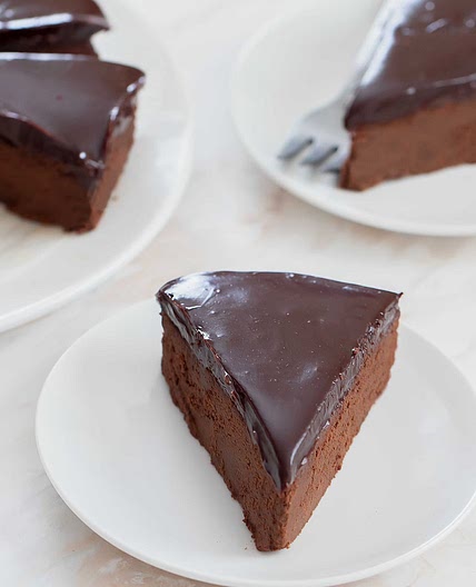2 Ingredient No Bake Chocolate Cake