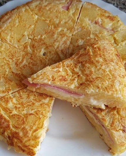Receita de Tortilla espanhola com presunto e queijo