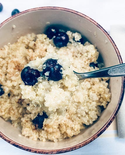 Breakfast Quinoa with Blueberries and Cinnamon | gluten-free, dairy-free, vegan