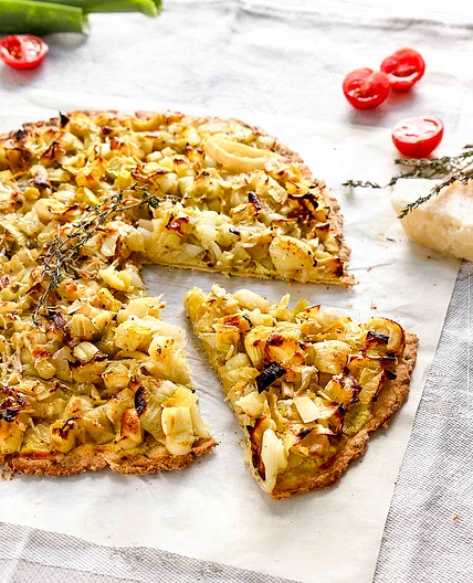 Tarte fine aux poireaux et aux oignons