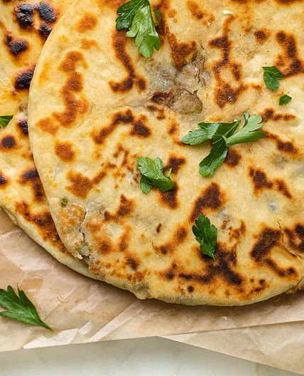 Aloo Naan {Spicy Potato Stuffed Naan}