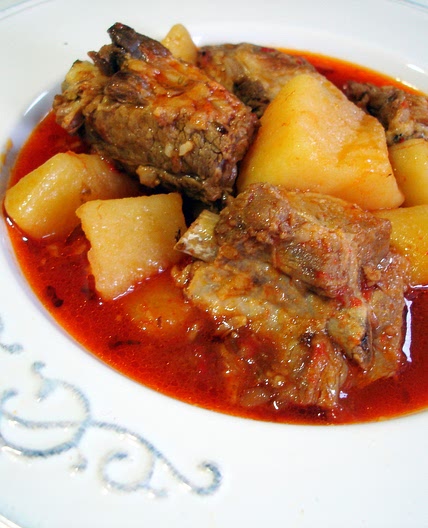 Patatas con costillas de cerdo