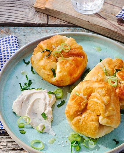 Pfannenbrote Flammkuchen Style