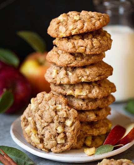 Apple Cinnamon Oatmeal Cookies