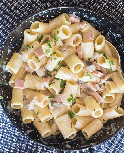 Creamy Mushroom & Ham Pasta