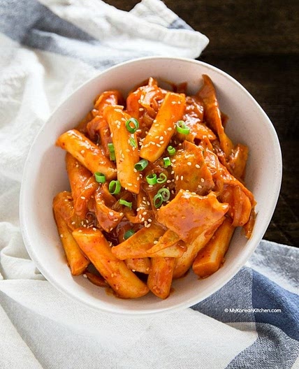 Tteokbokki (Spicy Rice Cakes)