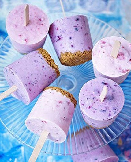 Frozen berry & gingernut yogurt pops