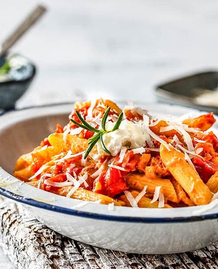 Penne mit Ricotta und Tomaten