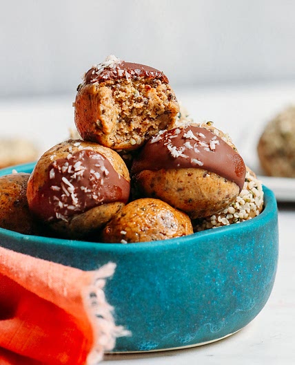 5-Ingredient Protein Balls (Low Sugar, Grain-Free)