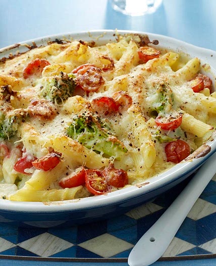 'Lighter' chicken pasta bake