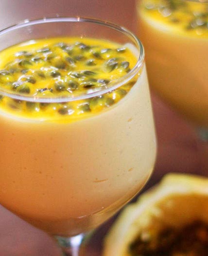 Suco de maracujá com leite condensado