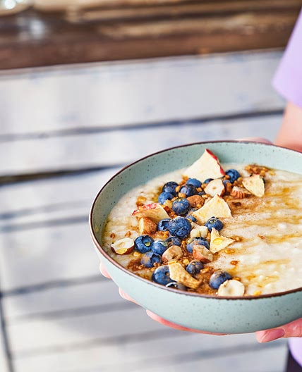 Fruchtiges Birchermüsli mit knusprigen Apfel-Chips