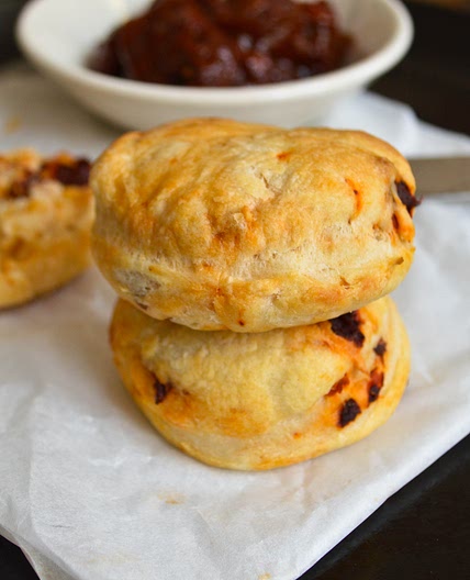 Chipotle Cheddar Biscuits (Chipotle Scones)