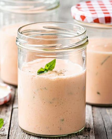 Kalte Tomaten-Joghurt-Suppe (Low Carb)